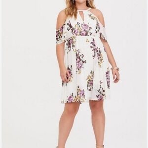 BEAUTIFUL NWT Torrid Size 12 dress